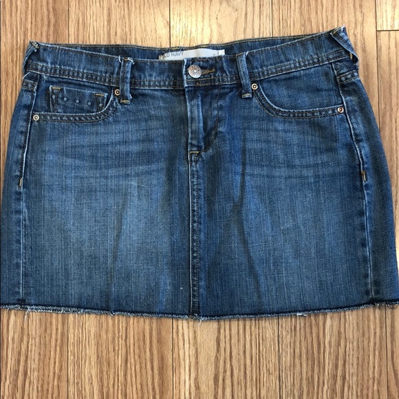 Old Navy Dresses & Skirts - Blue jean mini skirt.